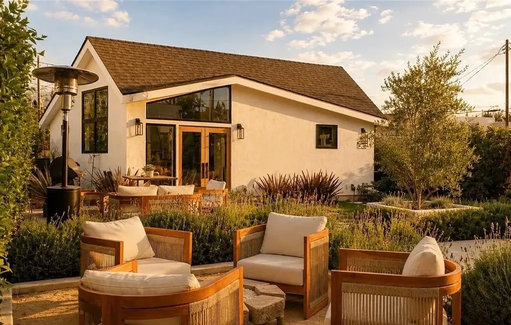 Echo Park home staging backyard patio with lounge seating and outdoor heater